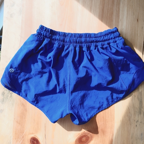 Blue LuLu "Speed Up" running shorts - Picture 2 of 3